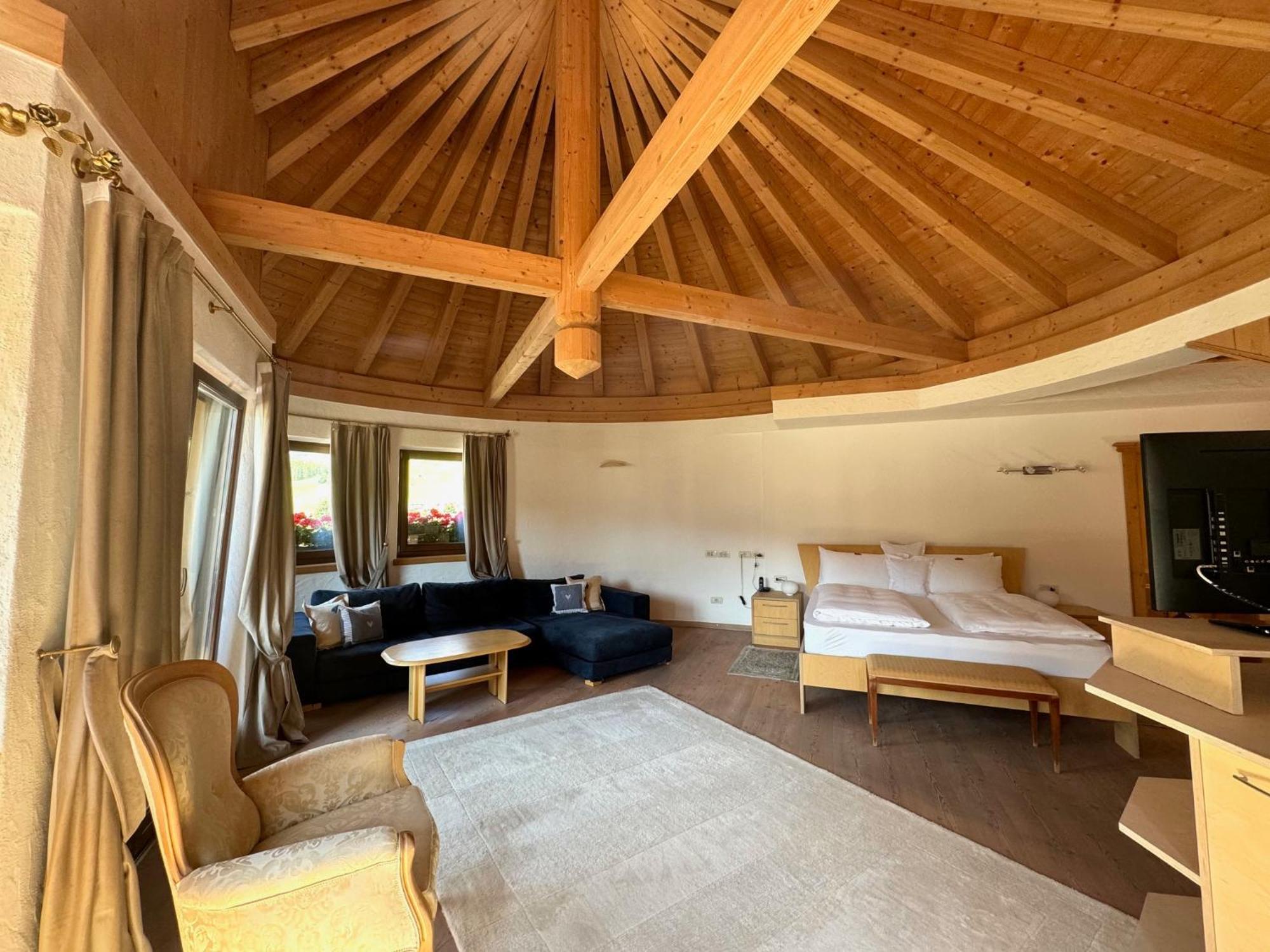 Hotel Table Corvara In Badia Εξωτερικό φωτογραφία