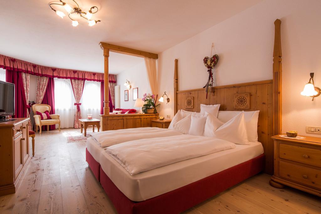 Hotel Table Corvara In Badia Εξωτερικό φωτογραφία
