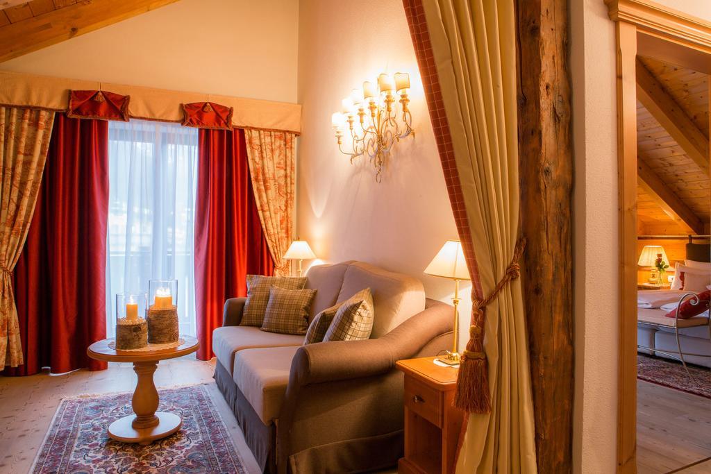 Hotel Table Corvara In Badia Εξωτερικό φωτογραφία