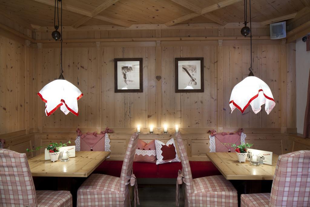 Hotel Table Corvara In Badia Εξωτερικό φωτογραφία