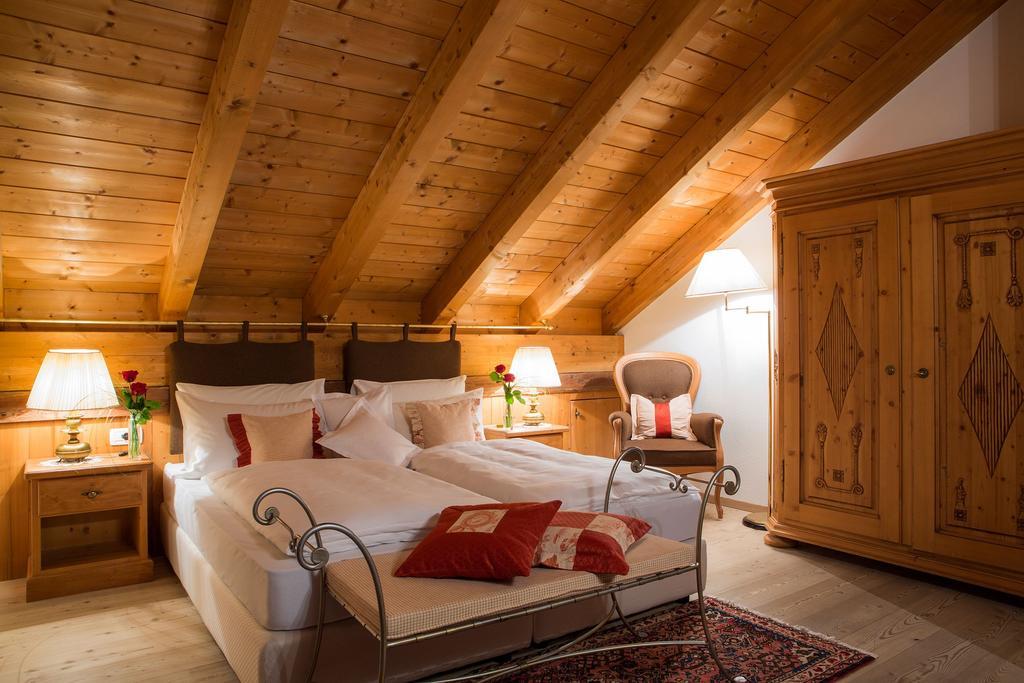 Hotel Table Corvara In Badia Δωμάτιο φωτογραφία